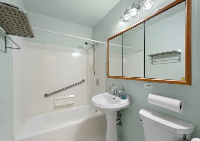 Photo 4 of Single family home for sale at 8729 S 51st Avenue, Oak Lawn, IL 60453 | MLS# 12777196 | Listing updated on 2026-10-05