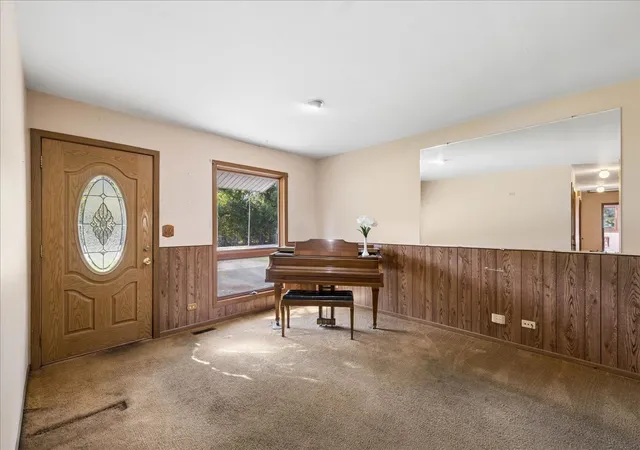 Photo 3 of Single family home for sale at 2514 S Maplewood Dr, Wonder Lake, IL 60097 | MLS# 12777217 | Listing updated on 2026-10-07