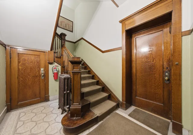 Listing Photo 4 - Condo for sale in building located at 5703 S Blackstone Ave, Chicago, IL 60637 - Unit #1