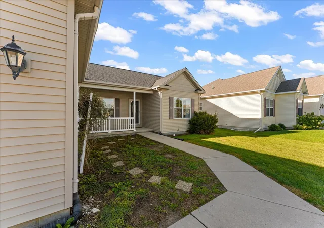 Photo 2 of Single family home for sale at 3903 Pebblebrook Ln, Champaign, IL 61822 | MLS# 12777222 | Listing updated on 2026-10-07