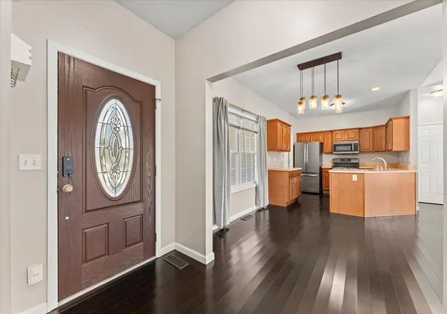 Photo 4 of Single family home for sale at 3903 Pebblebrook Ln, Champaign, IL 61822 | MLS# 12777222 | Listing updated on 2026-10-07
