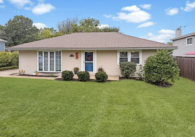 Single family home for sale at 1048 Hermes Ave, Lemont, IL 60439 | MLS# 12777223