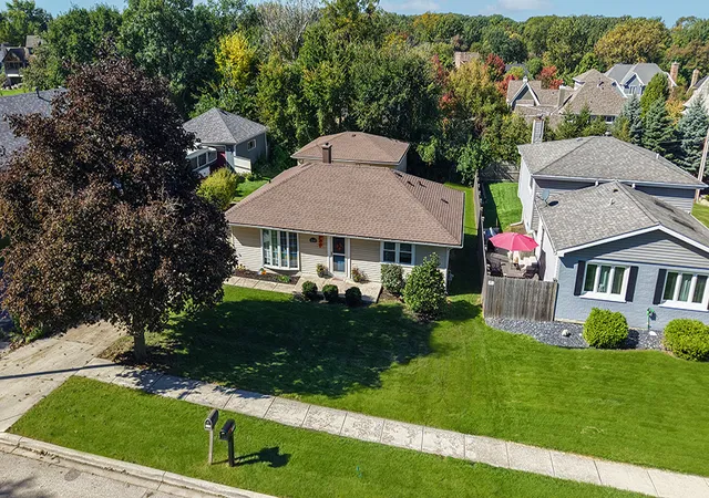 Photo 4 of Single family home for sale at 1048 Hermes Ave, Lemont, IL 60439 | MLS# 12777223 | Listing updated on 2026-10-20