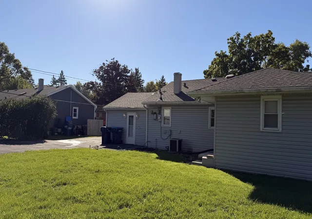 Photo 4 of Single family home for sale at 7432 W 109 Street, Worth, IL 60482 | MLS# 12777225 | Listing updated on 2026-10-07