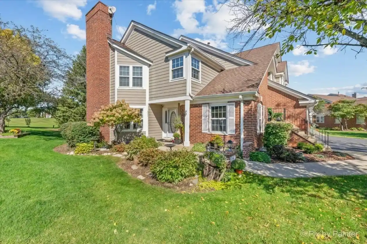Listing Photo 1 - Condo for sale in 951 Interloch Ct located at 951 Interloch Ct, Algonquin, IL 60102 - Unit 951 Interloch Ct