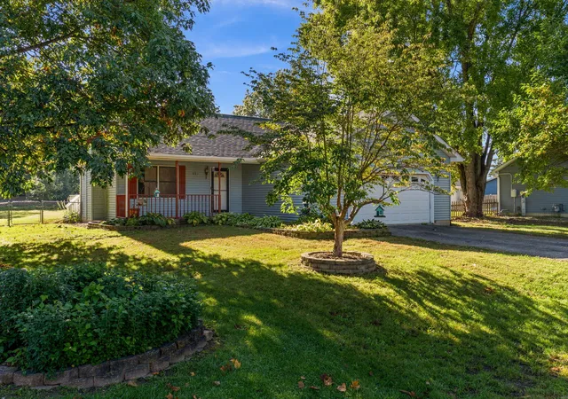 Photo 1 of Single family home for sale at 881 Lake Holiday Dr, Sandwich, IL 60548 | MLS# 12777244 | Listing updated on 2026-10-23