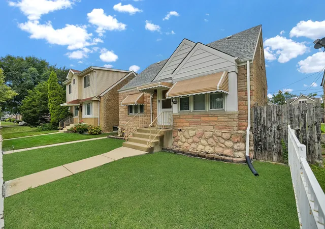 Photo 1 of Single family home for sale at 5444 W 64th Street, Chicago, IL 60638 | MLS# 12777264 | Listing updated on 2026-10-07