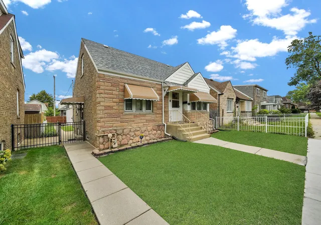 Photo 2 of Single family home for sale at 5444 W 64th Street, Chicago, IL 60638 | MLS# 12777264 | Listing updated on 2026-10-07