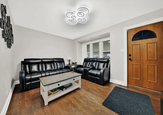 Photo 4 of Single family home for sale at 5444 W 64th Street, Chicago, IL 60638 | MLS# 12777264 | Listing updated on 2026-10-07