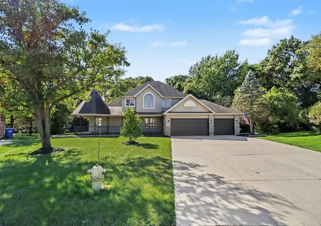 Single family home for sale at 10 Wingate Cir, Crete, IL 60417 | MLS# 12777285