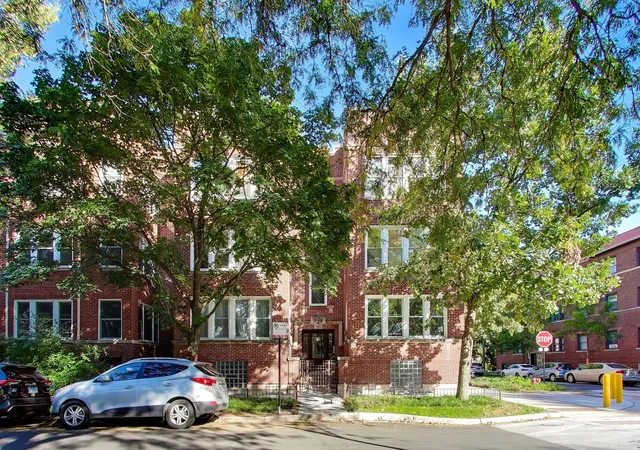 Photo 3 of Condo for sale at 5853 N Glenwood Ave #2S, Chicago, IL 60660 | MLS# 12777286 | Listing updated on 2026-10-09