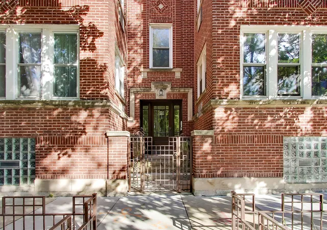 Photo 3 of Condo for sale at 5853 N Glenwood Ave #2S, Chicago, IL 60660 | MLS# 12777286 | Listing updated on 2026-10-09