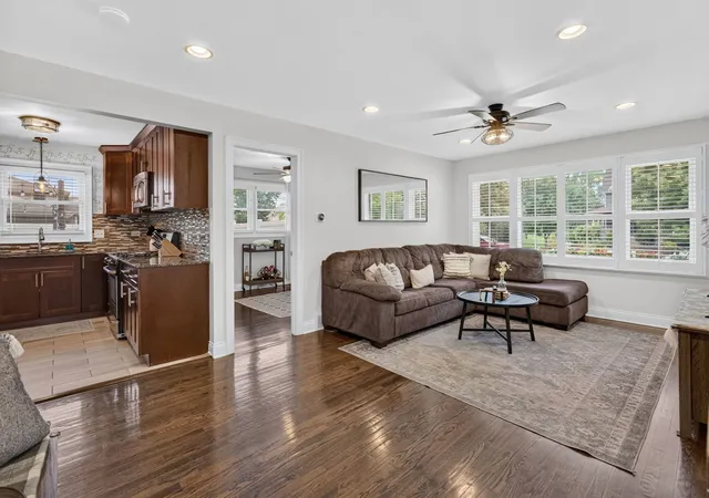 Photo 3 of Single family home for sale at 1043 Walter St, Lemont, IL 60439 | MLS# 12777288 | Listing updated on 2026-10-05