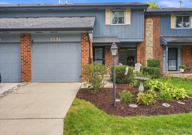 Photo 1 of Townhouse for sale at 1251 Croydon Ct, Wheaton, IL 60189 | MLS# 12777298 | Listing updated on 2026-10-07