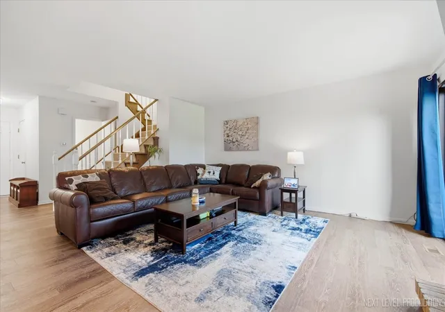 Photo 4 of Townhouse for sale at 1251 Croydon Ct, Wheaton, IL 60189 | MLS# 12777298 | Listing updated on 2026-10-07