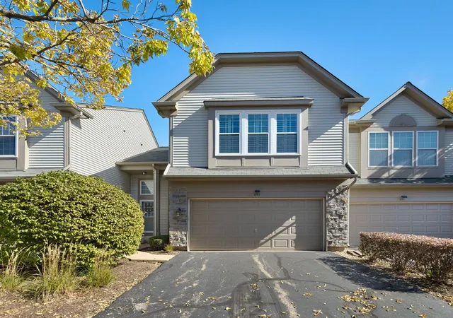 Listing Photo 2 - Condo for sale in building located at 495 Metropolitan St, Aurora, IL 60502 - Unit #495