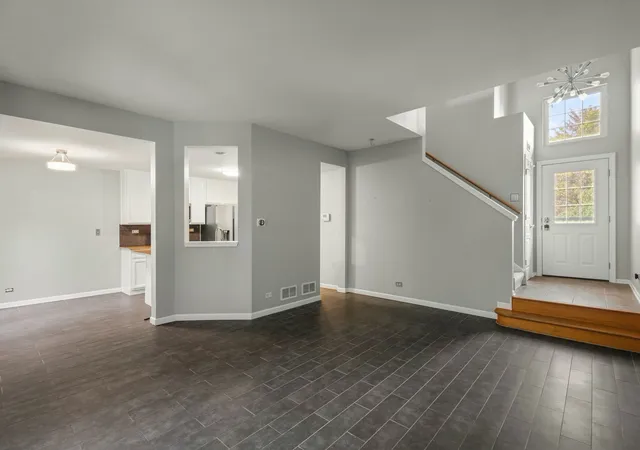 Listing Photo 5 - Condo for sale in building located at 495 Metropolitan St, Aurora, IL 60502 - Unit #495