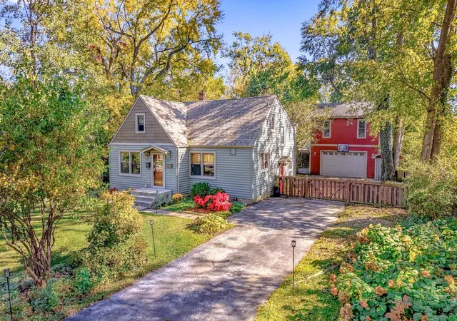 Photo 2 of Single family home for sale at 14341 Knox Ave, Midlothian, IL 60445 | MLS# 12777318 | Listing updated on 2026-10-28