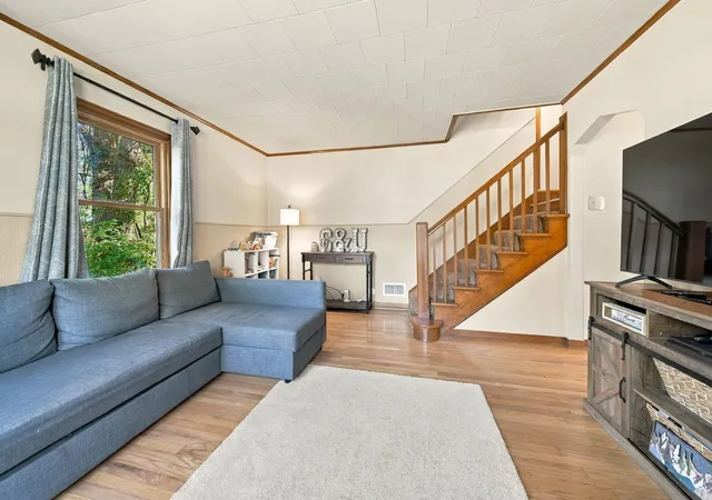 Photo 4 of Single family home for sale at 14341 Knox Ave, Midlothian, IL 60445 | MLS# 12777318 | Listing updated on 2026-10-28