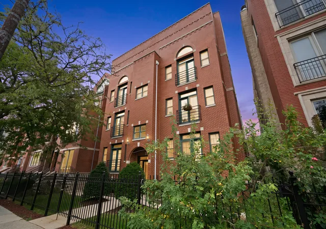 Condo for sale at 1916 W Belmont Ave #3W, Chicago, IL 60657 | MLS# 12777319
