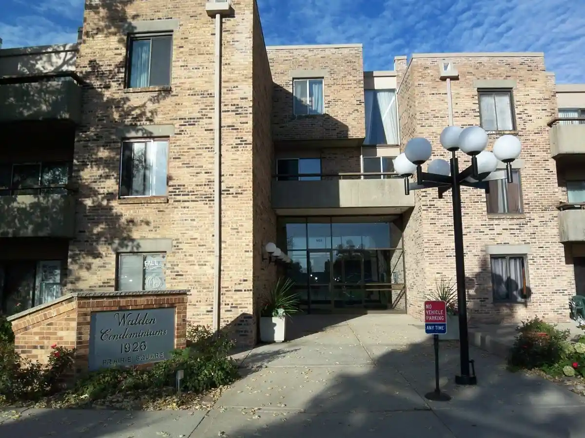 Listing Photo 1 - Condo for sale in 1926 Prairie Sq located at 1926 Prairie Sq, Schaumburg, IL 60173 - Unit #108