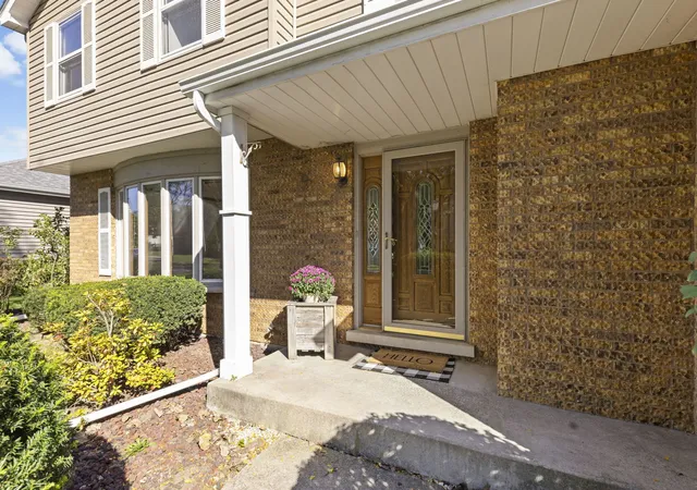 Photo 2 of Single family home for sale at 8421 Chelsea Ln, Woodridge, IL 60517 | MLS# 12777323 | Listing updated on 2026-10-08