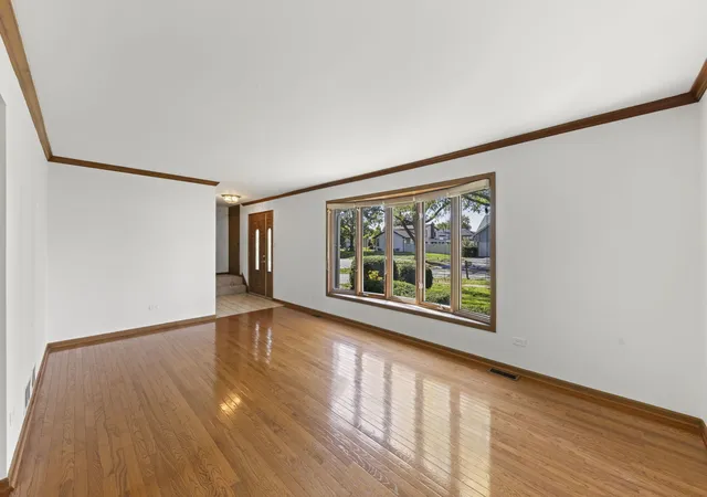 Photo 3 of Single family home for sale at 8421 Chelsea Ln, Woodridge, IL 60517 | MLS# 12777323 | Listing updated on 2026-10-08