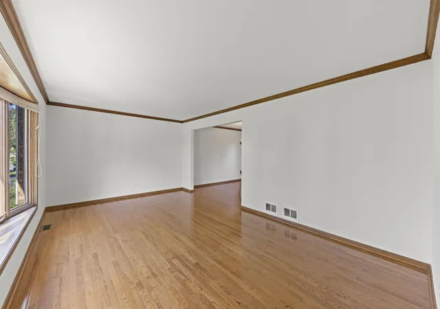 Photo 3 of Single family home for sale at 8421 Chelsea Ln, Woodridge, IL 60517 | MLS# 12777323 | Listing updated on 2026-10-08