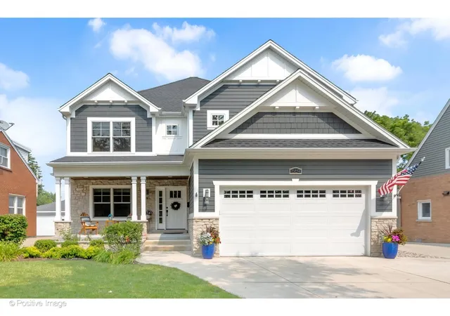 Photo 1 of Single family home for sale at 569 S Stratford Ave, Elmhurst, IL 60126 | MLS# 12777328 | Listing updated on 2026-10-20