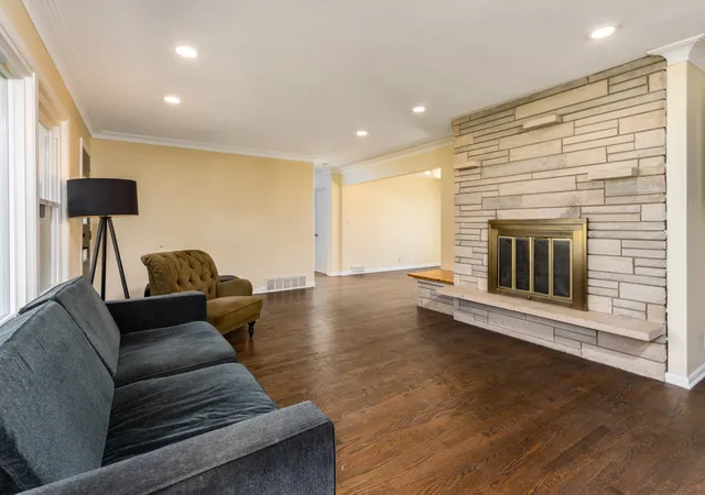 Photo 3 of Single family home for sale at 411 E Main St, Cary, IL 60013 | MLS# 12777344 | Listing updated on 2026-10-07