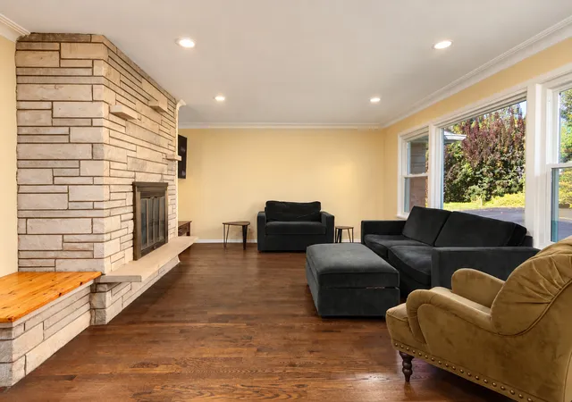 Photo 3 of Single family home for sale at 411 E Main St, Cary, IL 60013 | MLS# 12777344 | Listing updated on 2026-10-07