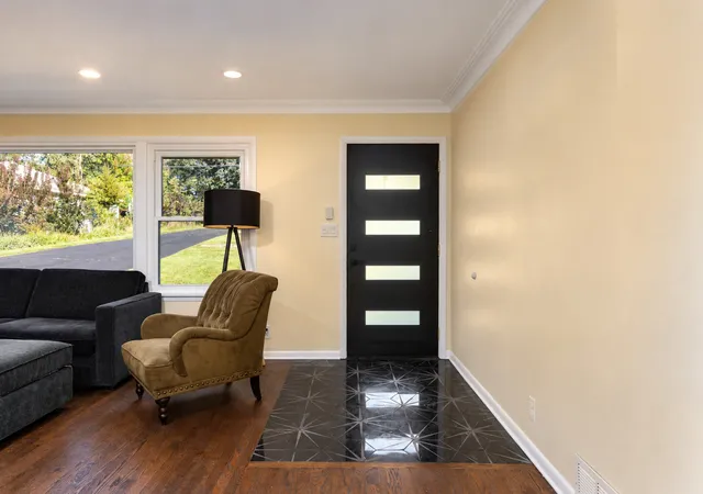 Photo 4 of Single family home for sale at 411 E Main St, Cary, IL 60013 | MLS# 12777344 | Listing updated on 2026-10-07