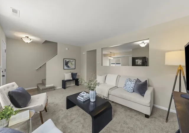 Photo 4 of Single family home for sale at 783 Four Seasons Blvd, Aurora, IL 60504 | MLS# 12777350 | Listing updated on 2026-10-05