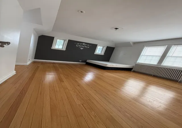 Photo 3 of Single family home for sale at 6800 N Knox Ave, Lincolnwood, IL 60712 | MLS# 12777351 | Listing updated on 2026-10-07