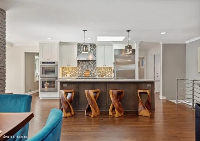 Photo 4 of Single family home for sale at 129 Sturtz St, Barrington, IL 60010 | MLS# 12777358 | Listing updated on 2026-10-05