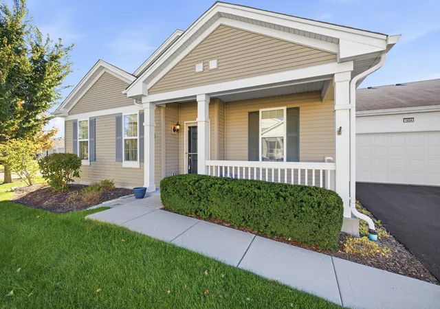 Townhouse for sale at 1634 Hannah Ln #1634, Pingree Grove, IL 60140 | MLS# 12777362
