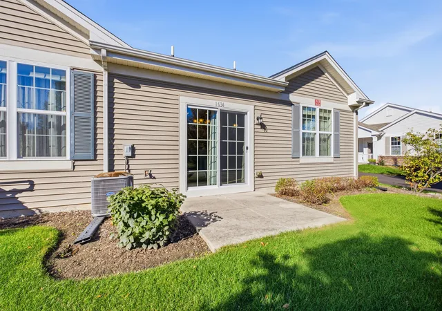 Photo 3 of Townhouse for sale at 1634 Hannah Ln #1634, Pingree Grove, IL 60140 | MLS# 12777362 | Listing updated on 2026-10-22