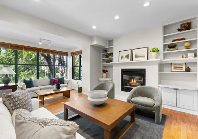 Photo 3 of Condo for sale at 4715 N Beacon St #2N, Chicago, IL 60640 | MLS# 12777368 | Listing updated on 2026-10-09