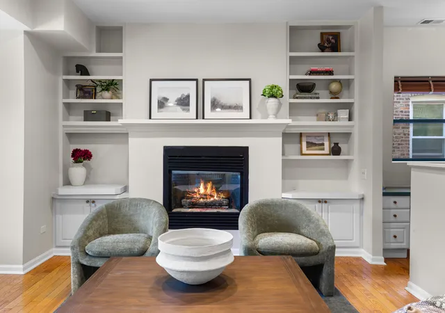 Listing Photo 5 - Condo for sale in building located at 4715 N Beacon St, Chicago, IL 60640 - Unit #2N