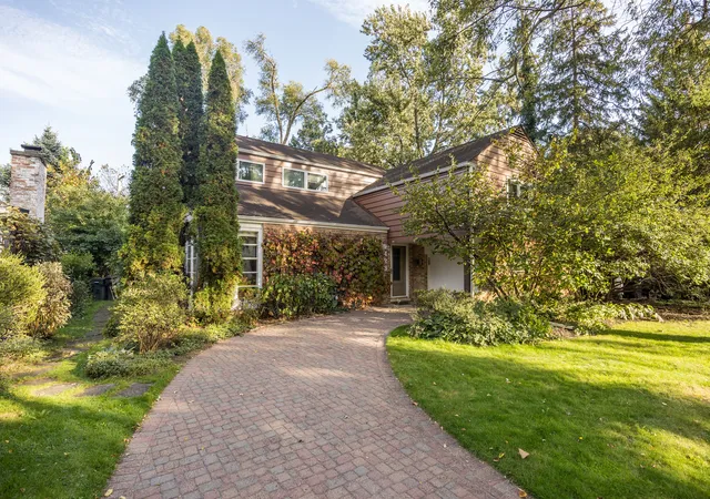 Photo 1 of Single family home for sale at 9423 Lincolnwood Dr, Evanston, IL 60203 | MLS# 12777373 | Listing updated on 2026-10-30