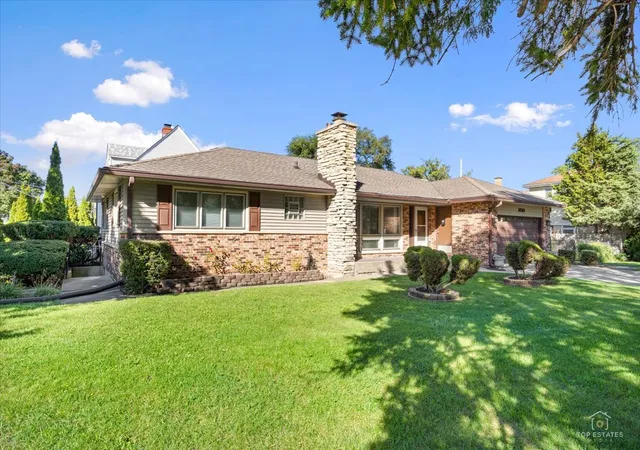 Photo 2 of Sale Pending at 1810 Pratt Ave, Des Plaines, IL 60018 | MLS# 12777389 | Listing updated on 2026-10-07