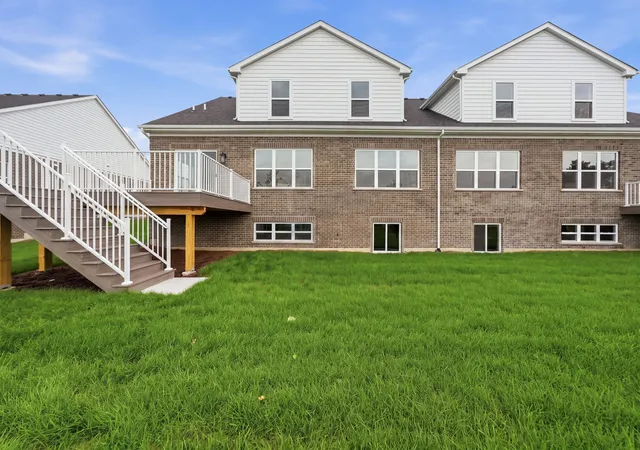 Photo 4 of Townhouse for sale at 16561 Kayla Dr, Lemont, IL 60439 | MLS# 12777405 | Listing updated on 2026-10-07