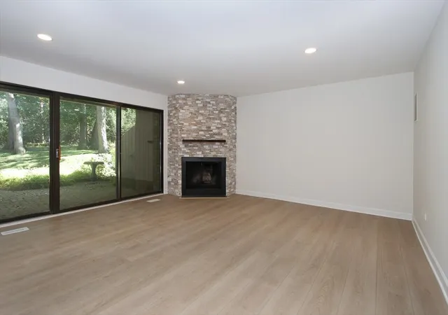 Listing Photo 3 - Condo for sale in building located at 671c Old Barn Rd, Lake Barrington, IL 60010