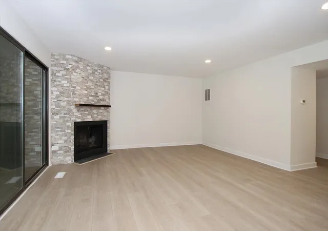 Listing Photo 5 - Condo for sale in building located at 671c Old Barn Rd, Lake Barrington, IL 60010