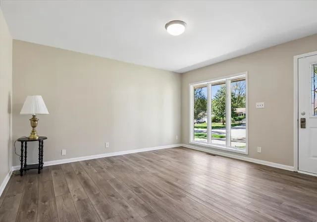 Photo 1 of Single family home for sale at 517 Sherwood Dr, Streamwood, IL 60107 | MLS# 12777450 | Listing updated on 2026-10-20