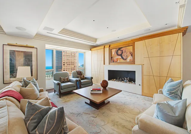 Photo 4 of Condo for sale at 800 N Michigan Ave #4201, Chicago, IL 60611 | MLS# 12777451 | Listing updated on 2026-10-07