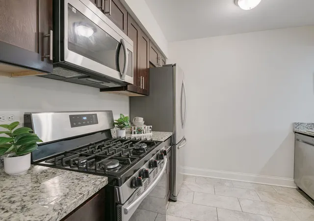 Photo 4 of Townhouse for sale at 535 Chard Ct, Grayslake, IL 60030 | MLS# 12777458 | Listing updated on 2026-10-30