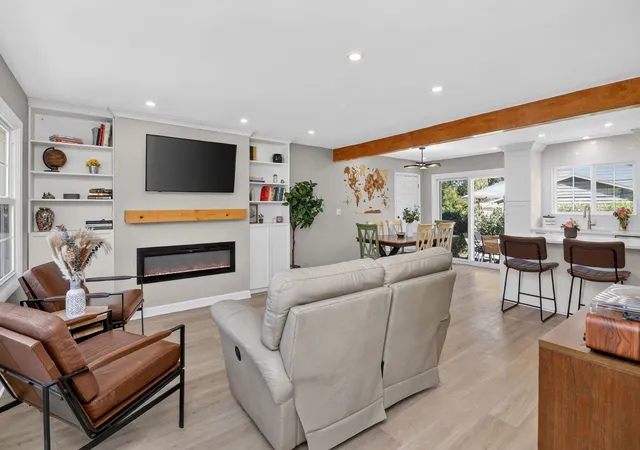 Photo 3 of Single family home for sale at 2911 N Dunton Ave, Arlington Heights, IL 60004 | MLS# 12777462 | Listing updated on 2026-10-09