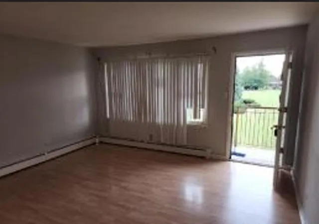 Listing Photo 4 - Condo for sale in building located at 31 King Arthur Ct, Northlake, IL 60164 - Unit #10