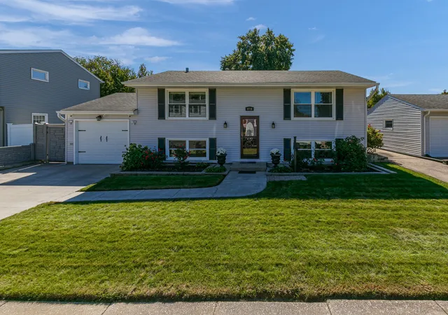 Photo 1 of Single family home for sale at 4738 19th Avenue, Moline, IL 61265 | MLS# 12777472 | Listing updated on 2026-10-07